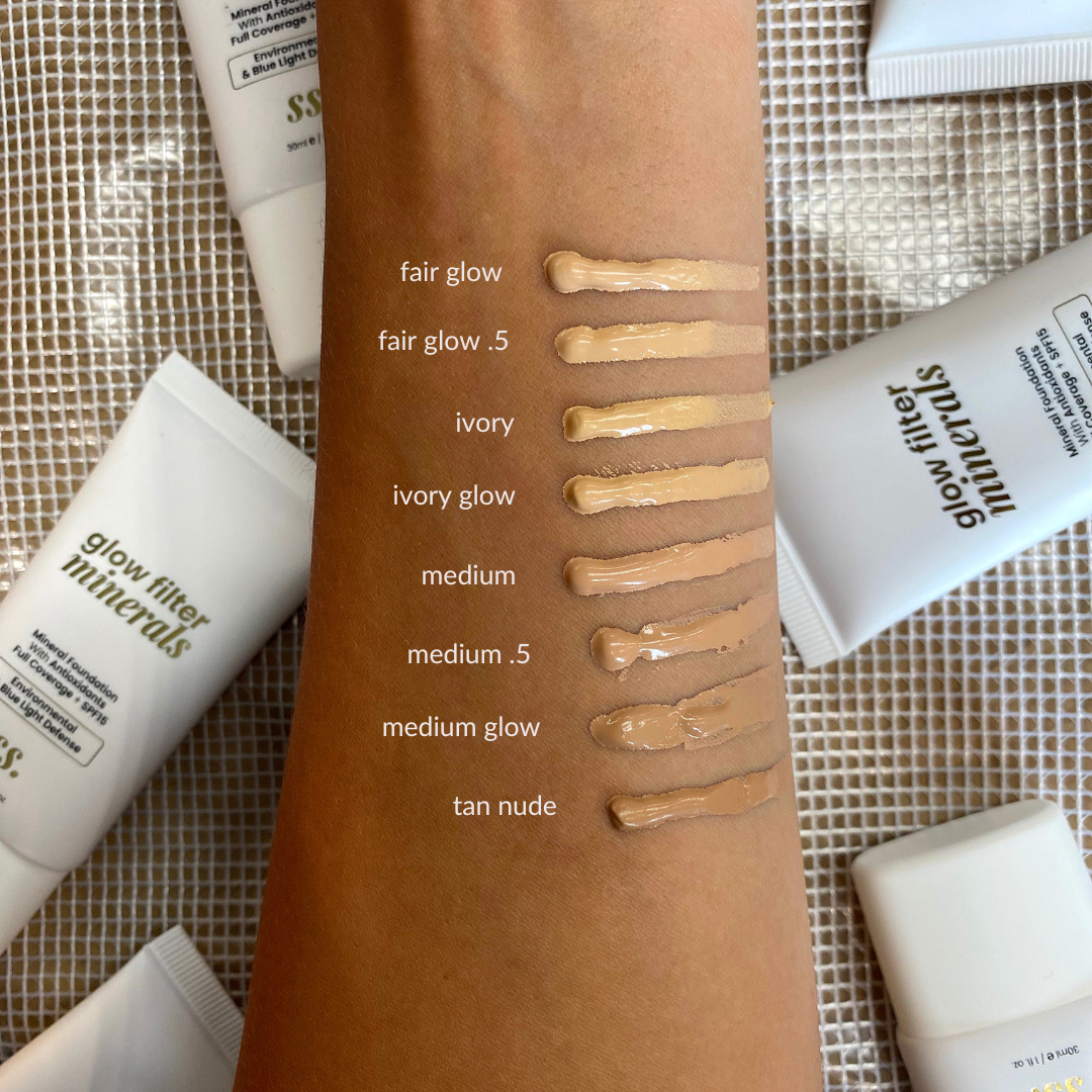 Load image into Gallery viewer, Glow Filter Minerals Liquid Foundation SPF15 - Image #4
